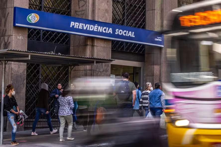 GOVERNO FEDERAL ANUNCIA ANTECIPAÇÃO DO PAGAMENTO DO 13º SALÁRIO PARA BENEFICIÁRIOS DO INSS EM 2024